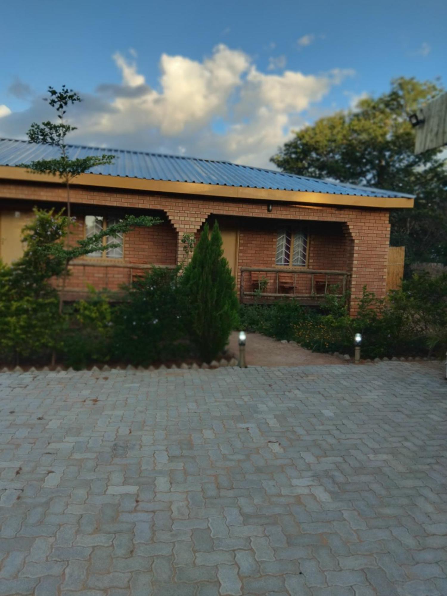 Sunshinevibe Guest House Kasane Exterior foto